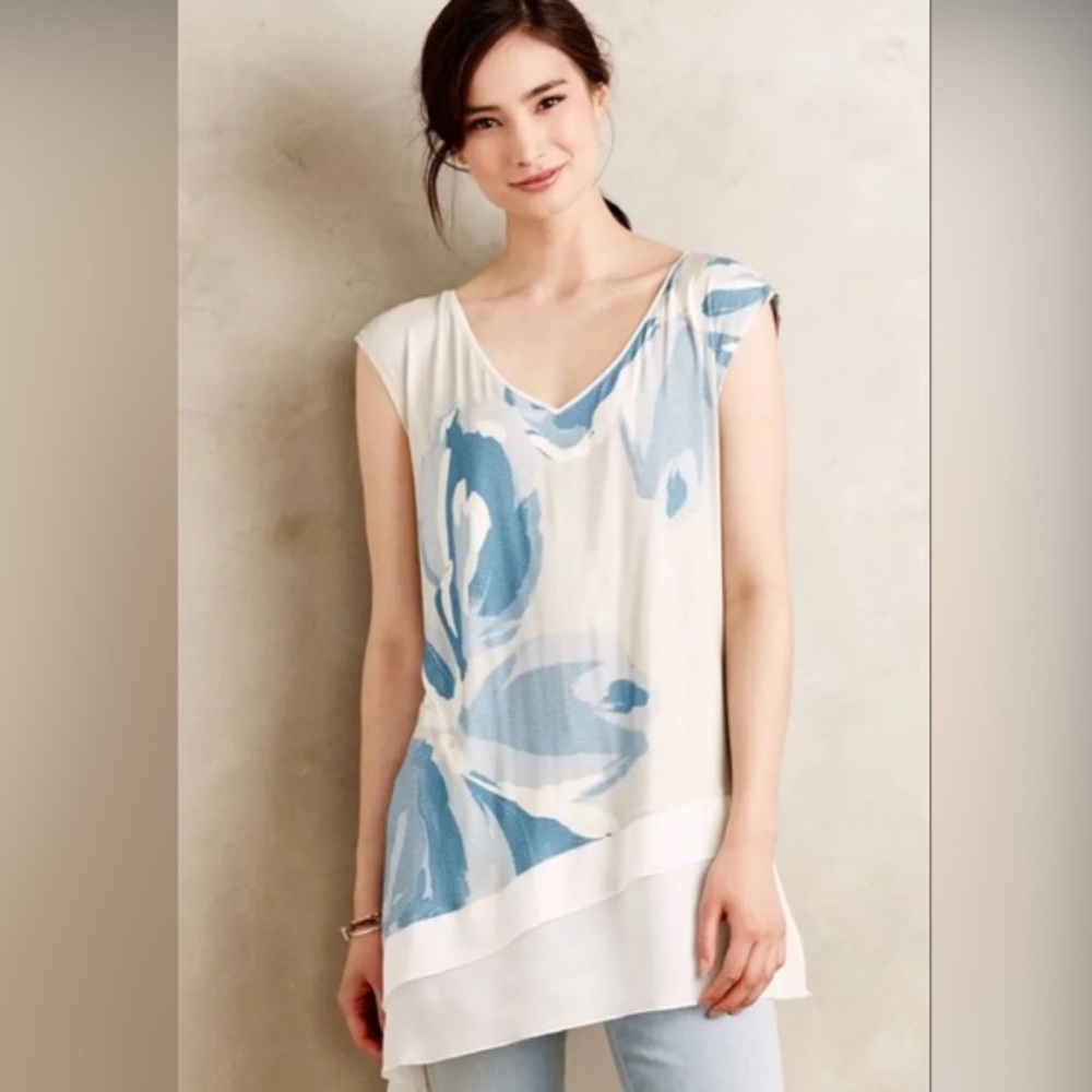 Anthropologie Deletta Blue and White Floral Women's Sleeveless Blouse‎ Size Med